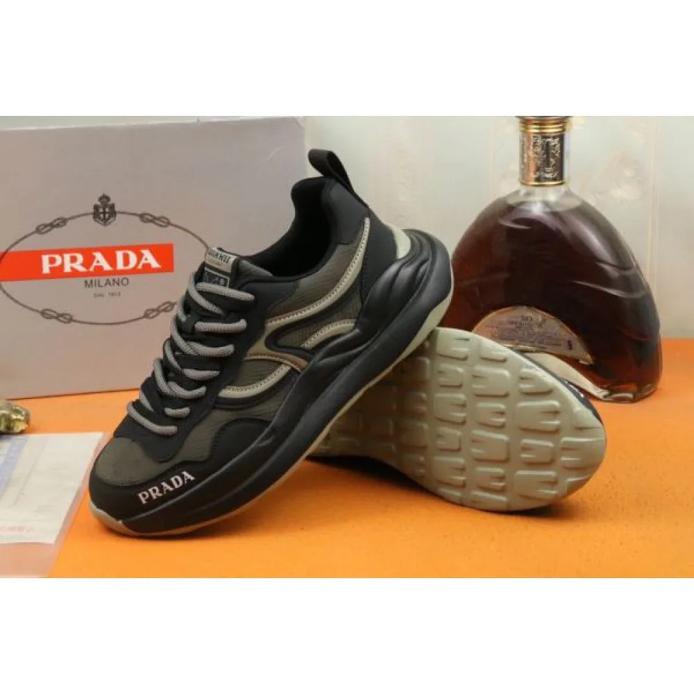 PRADA プラダ 上品ですっきり、好感度抜群 2026 メンズ用 スニーカー 商品画像 6