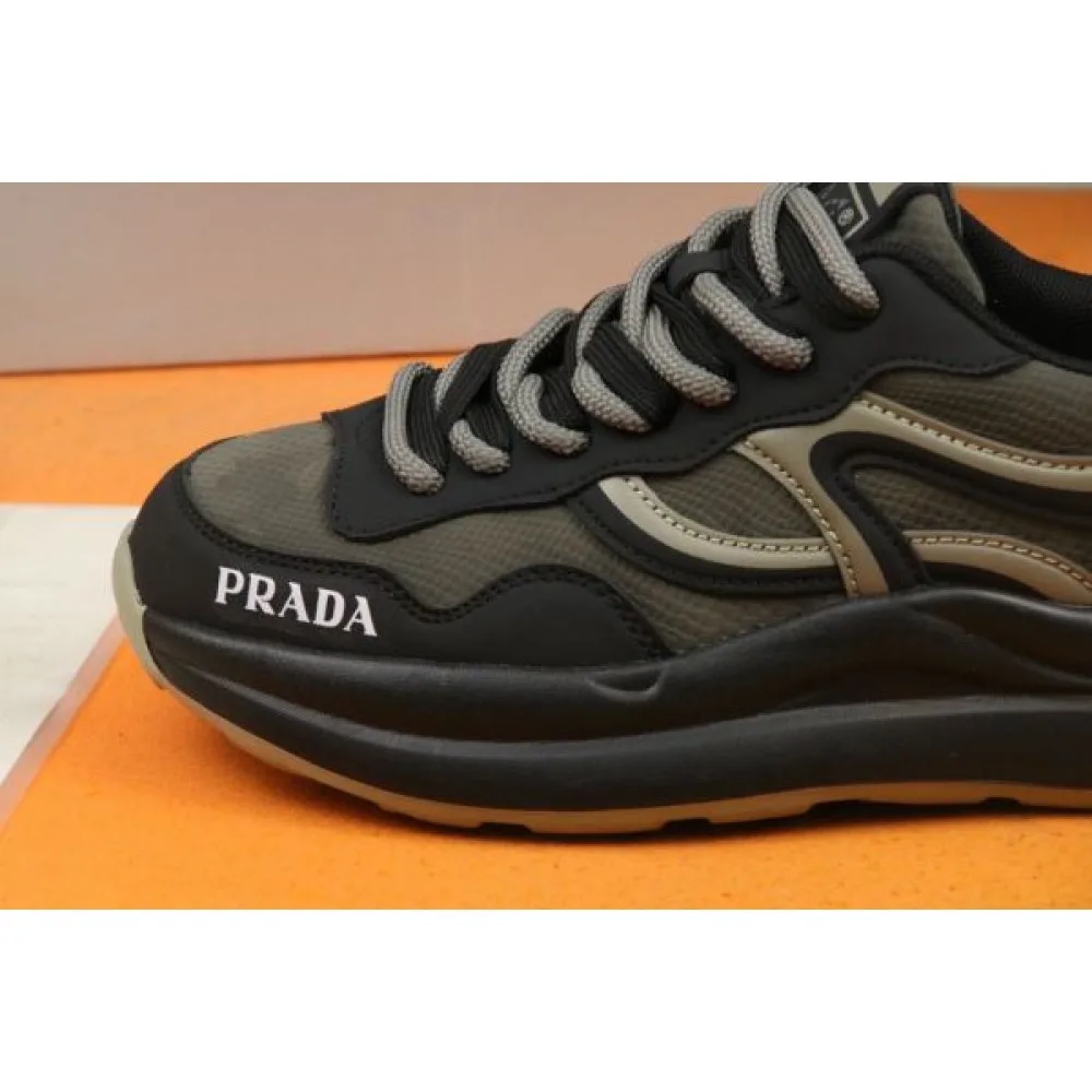 PRADA プラダ 上品ですっきり、好感度抜群 2026 メンズ用 スニーカー 商品画像 7