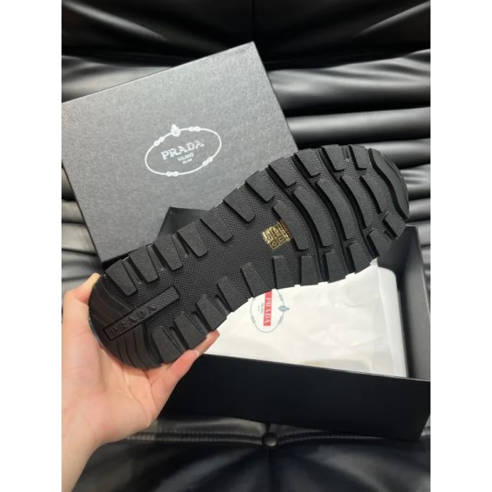 PRADA プラダ スタイルアップ見えなシンプル 2026 メンズ用 スニーカー 商品画像 9
