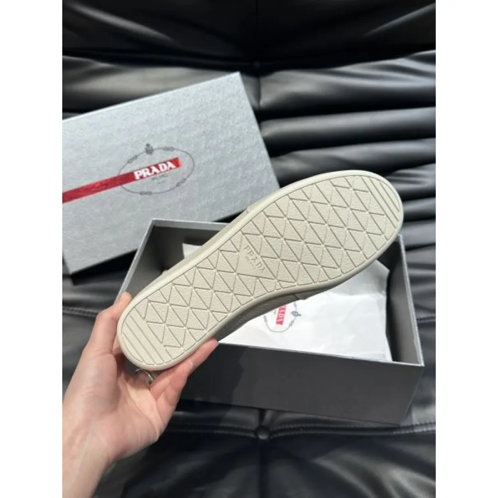 PRADA プラダ 人気ファッション雑誌でも掲載 2026 メンズ用 スニーカー 商品画像 9