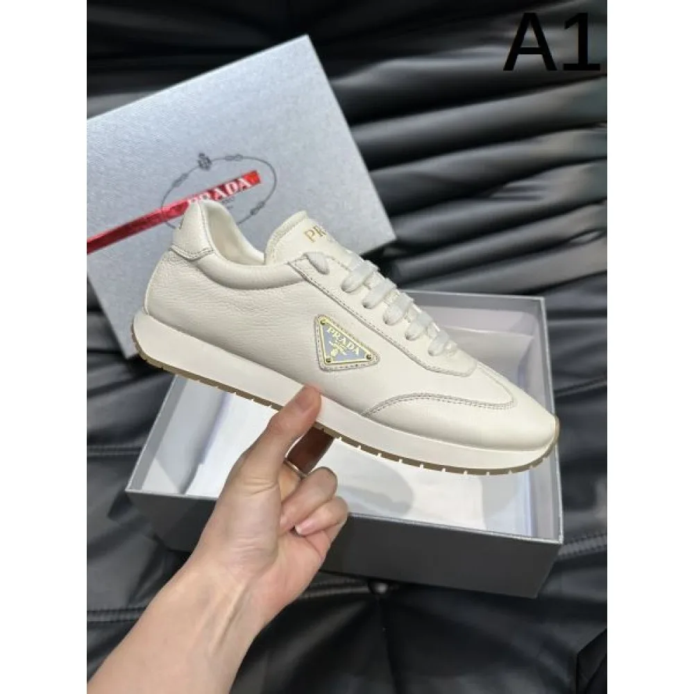PRADA プラダ 絶対に抑えておきたいトレンド 2026 メンズ用 スニーカー 商品画像 1