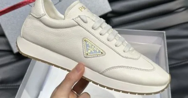 PRADA プラダ 絶対に抑えておきたいトレンド 2026 メンズ用 スニーカー 商品画像 11