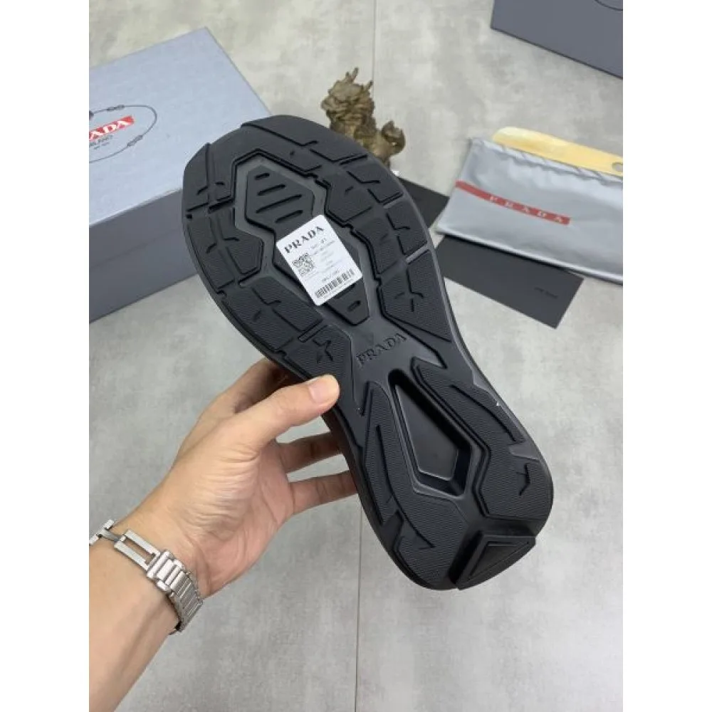 PRADA プラダ 上品に夏っぽさを感じる 2026 メンズ用 スニーカー 商品画像 8