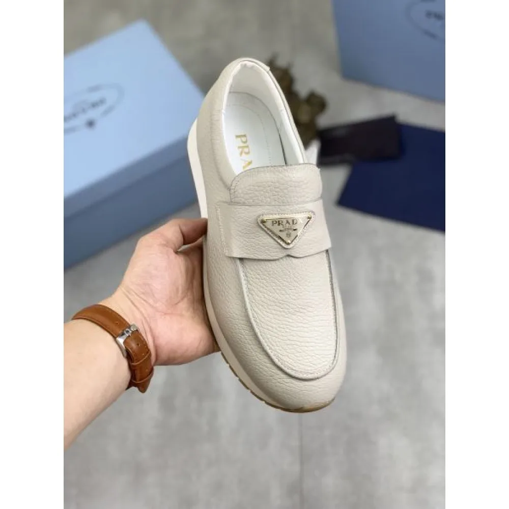 PRADA プラダ 春夏は継続系のトレンド 2026 メンズ用 スニーカー 商品画像 4