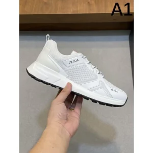 PRADA プラダ セールで嬉しい入荷 2026 メンズ用 スニーカー 商品画像 1