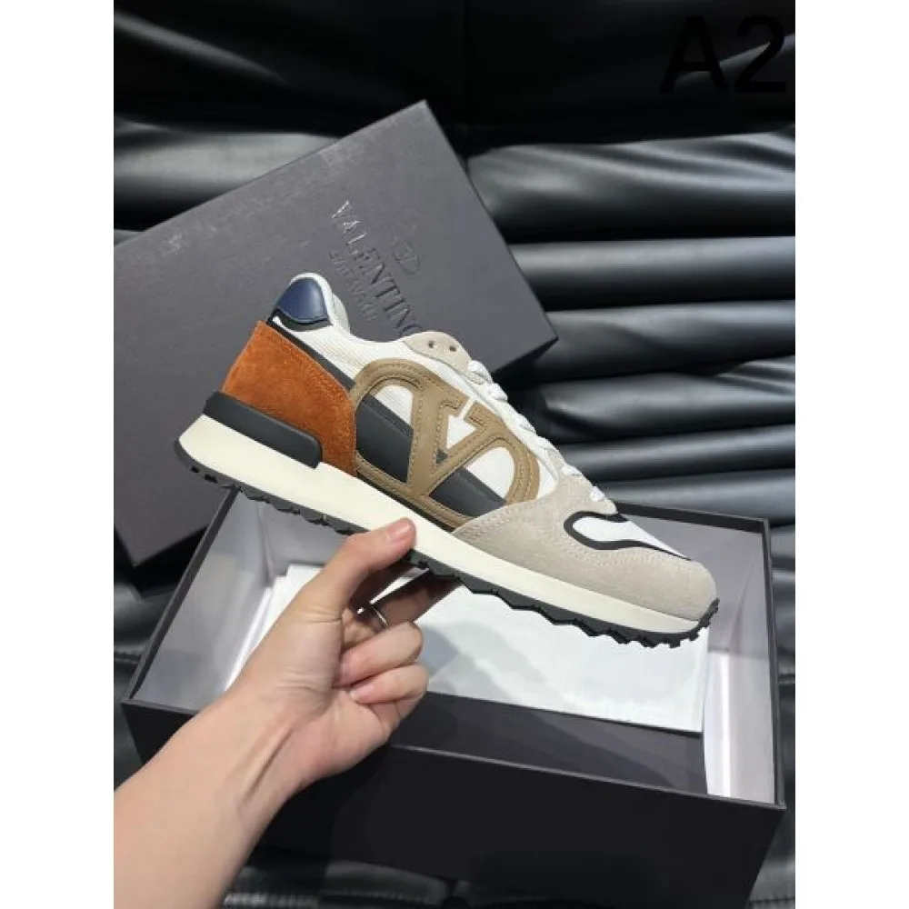 VALENTINO ヴァレンティノ 売切れ必須 2026 メンズ用 スニーカー 商品画像 2
