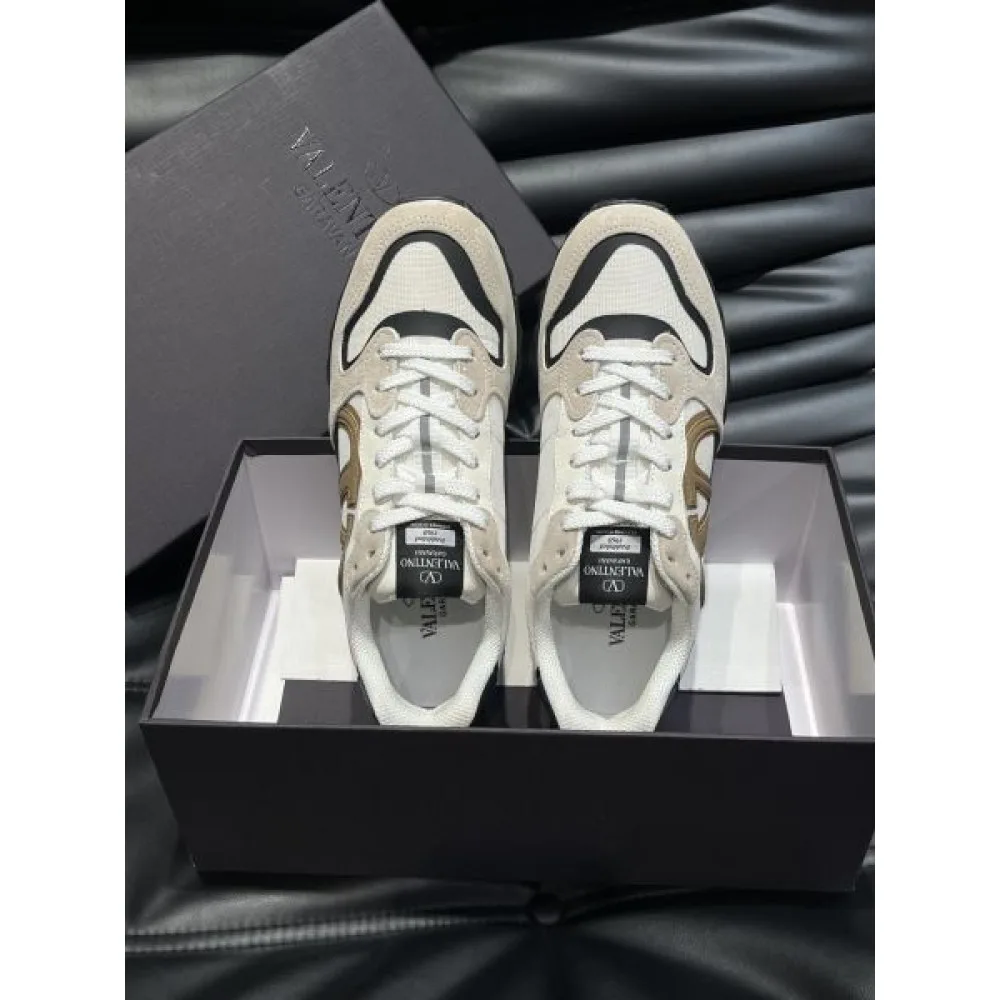 VALENTINO ヴァレンティノ 売切れ必須 2026 メンズ用 スニーカー 商品画像 5