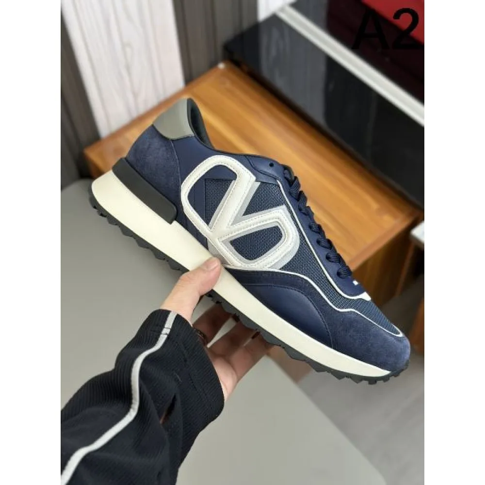 VALENTINO ヴァレンティノ 日本未入荷 2026 メンズ用 スニーカー 商品画像 2