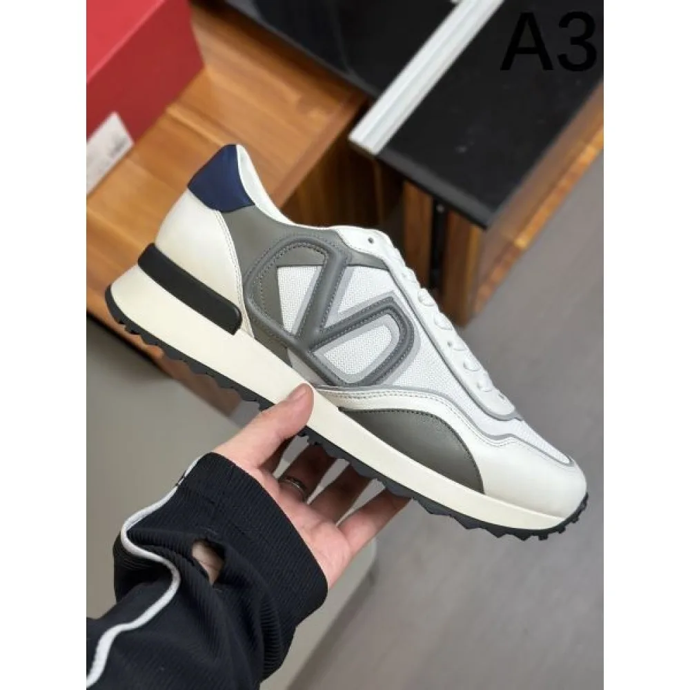 VALENTINO ヴァレンティノ 日本未入荷 2026 メンズ用 スニーカー 商品画像 3