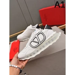 VALENTINO ヴァレンティノ 最終セール 2026 メンズ用 スニーカー 商品画像 1