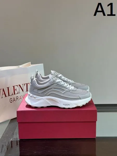 VALENTINO ヴァレンティノ デザイン高い 2026 メンズ用 スニーカー 商品画像 11