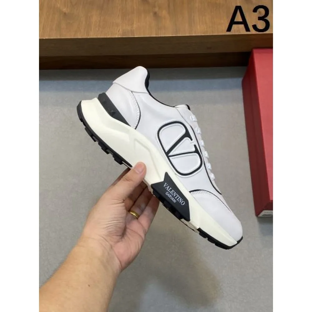 2024FW メンズ用 スニーカー VALENTINO ヴァレンティノ 注目のポイント 商品画像 3