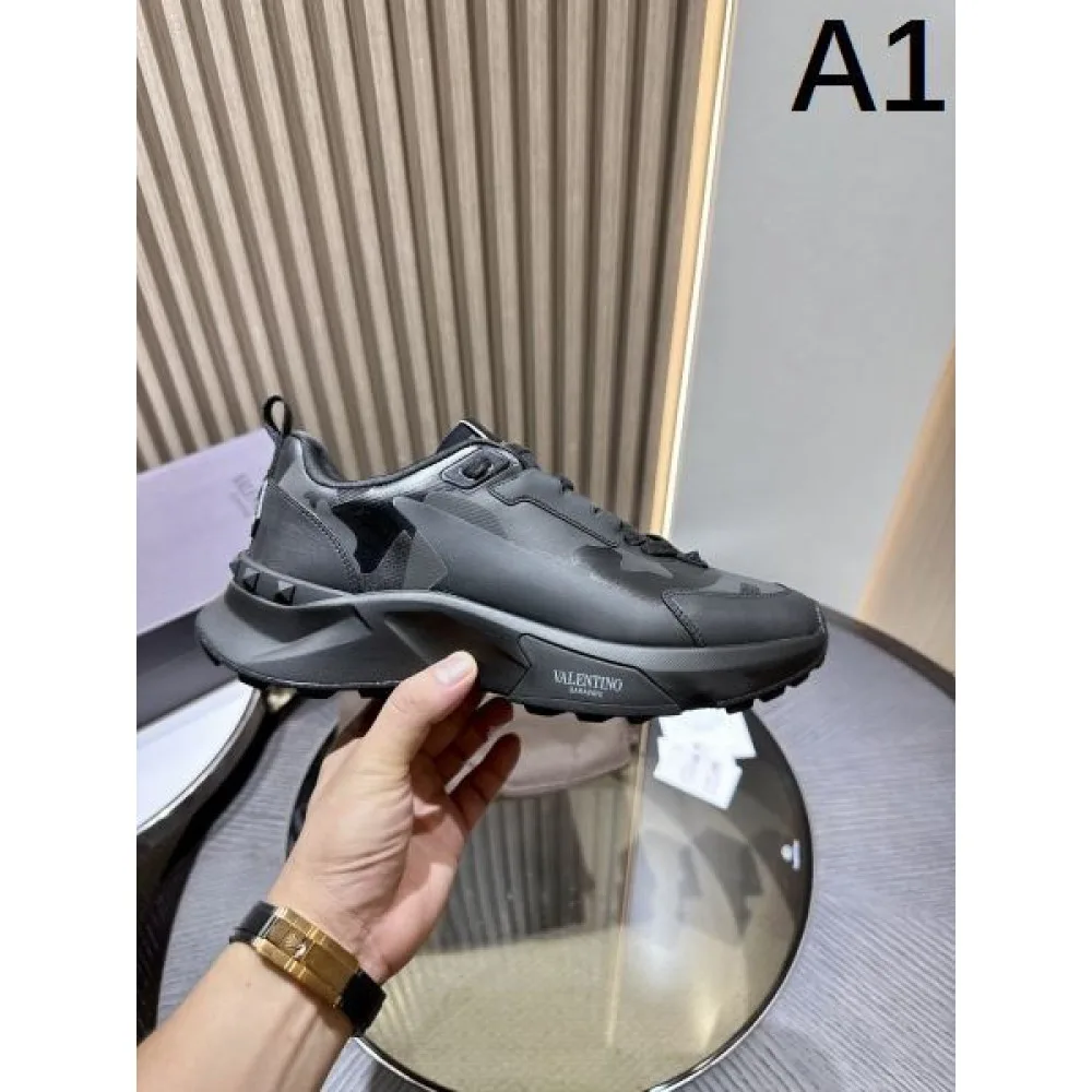 2024FW メンズ用 スニーカー VALENTINO ヴァレンティノ 自分へのご褒美 商品画像 1