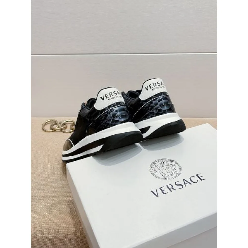 VERSACE ヴェルサーチェ ギフトにオススメ 2026 メンズ用 スニーカー 商品画像 8