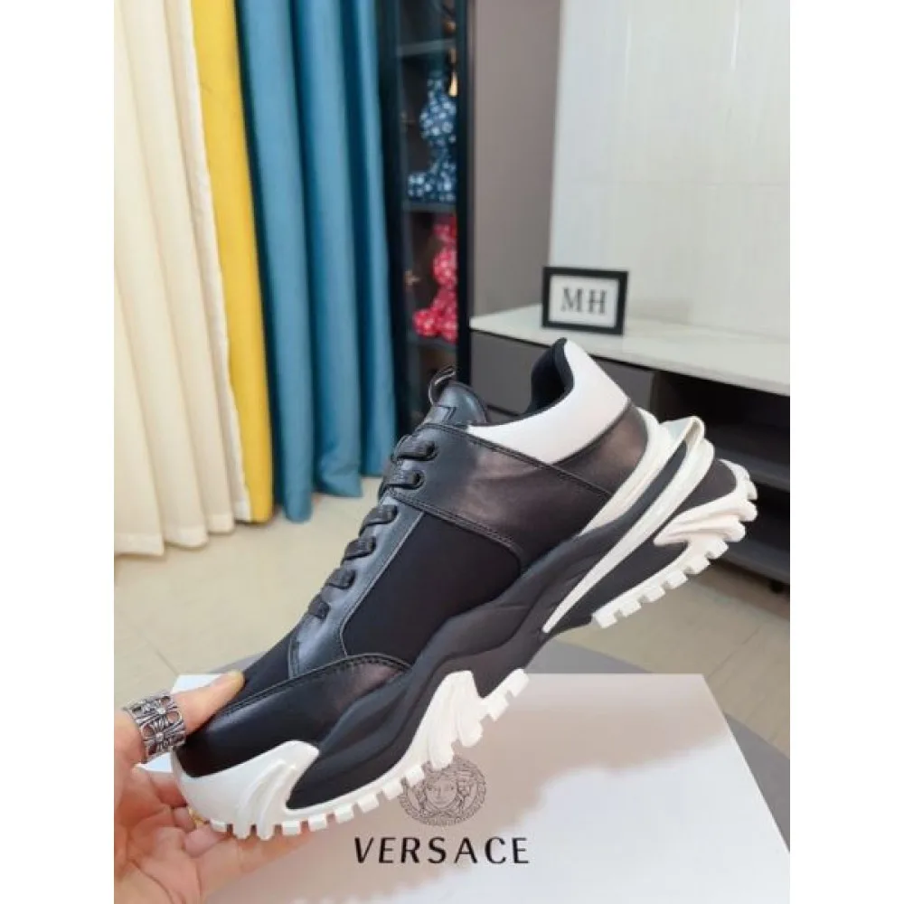 VERSACE ヴェルサーチェ セレブも多数愛用 2026 メンズ用 スニーカー 商品画像 5