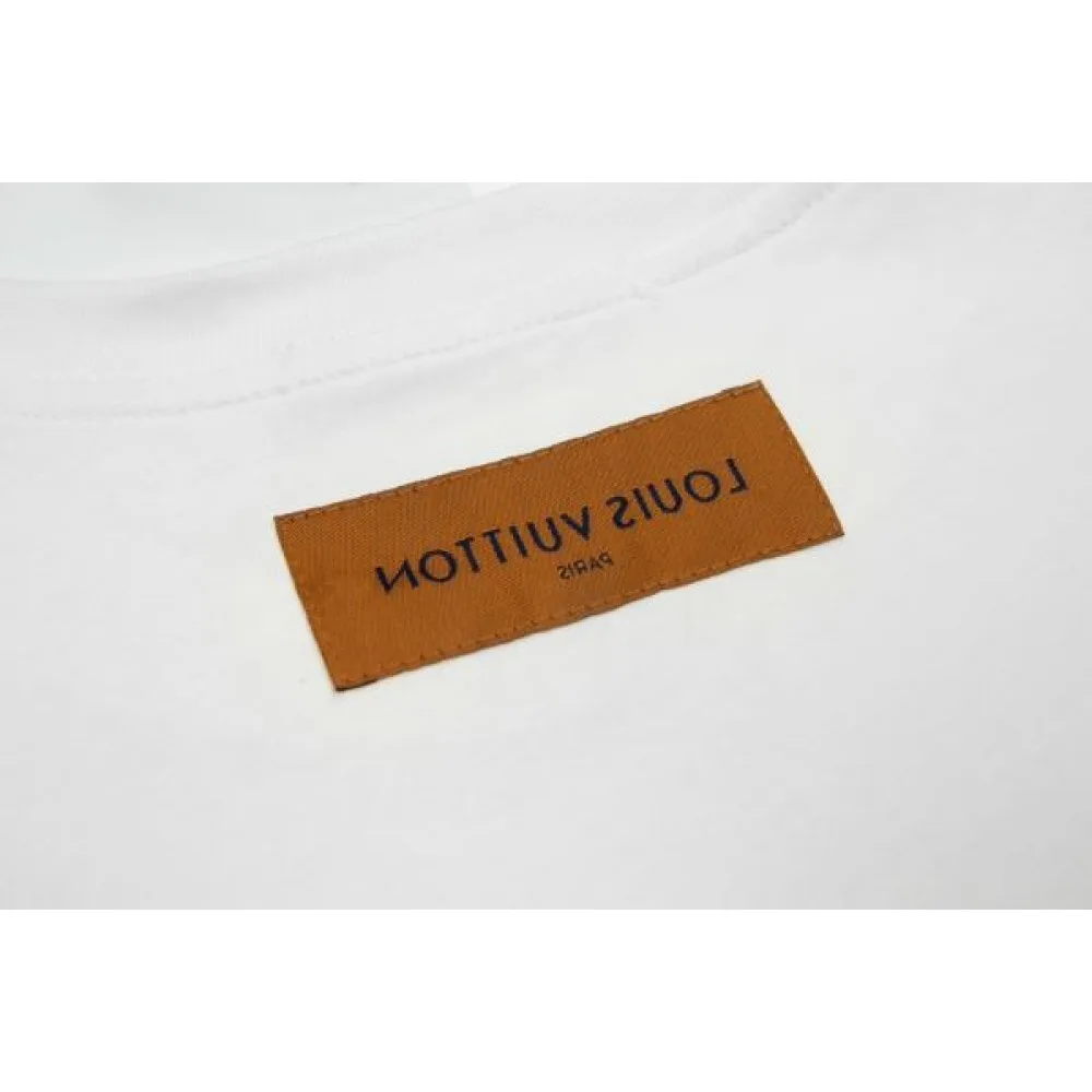 2026 最新で一目惚れ LOUIS VUITTON ルイヴィトン メンズ用 半袖Tシャツ 商品画像 8
