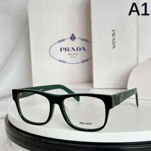 2024FW 透明サングラス PRADA プラダ 雑誌も街も人気アイテム 商品画像 1