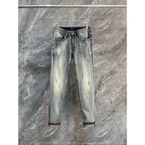 2026 今や定番アイテム好評品 ARMANI アルマーニ ジーパン 商品画像 1
