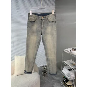 2026 今シーズンは特に人気 GIVENCHY ジバンシィ ジーパン 商品画像 1