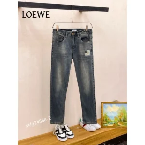 2026 最新のトレンドを感じされる LOEWE ロエベ ジーパン 商品画像 1