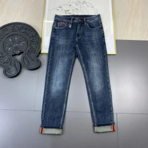 2026 春夏のコレクションで新作 PRADA プラダ ジーパン 商品画像 1