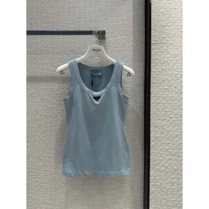 2026 チョッキ着 PRADA プラダ トレンドコーデが楽しめ 商品画像 1