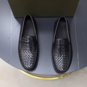 BOTTEGA VENETA ボッテガヴェネタ 北欧ブランド 2026 メンズ用 ビジネスシューズ 商品画像 1