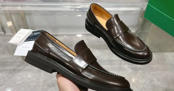 BOTTEGA VENETA ボッテガヴェネタ ギフトにも! 2026 メンズ用 ビジネスシューズ 商品画像 11