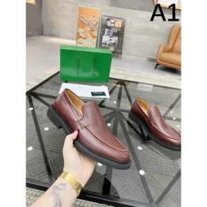 BOTTEGA VENETA ボッテガヴェネタ 最新デザイン 2026 メンズ用 ビジネスシューズ 商品画像 1