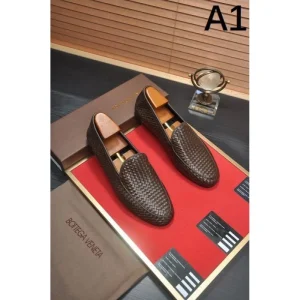 BOTTEGA VENETA ボッテガヴェネタ 限定生産品 2026 メンズ用 ビジネスシューズ 商品画像 1