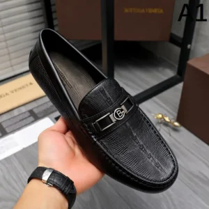 BOTTEGA VENETA ボッテガヴェネタ 人気沸騰中 2026 メンズ用 ビジネスシューズ 商品画像 1