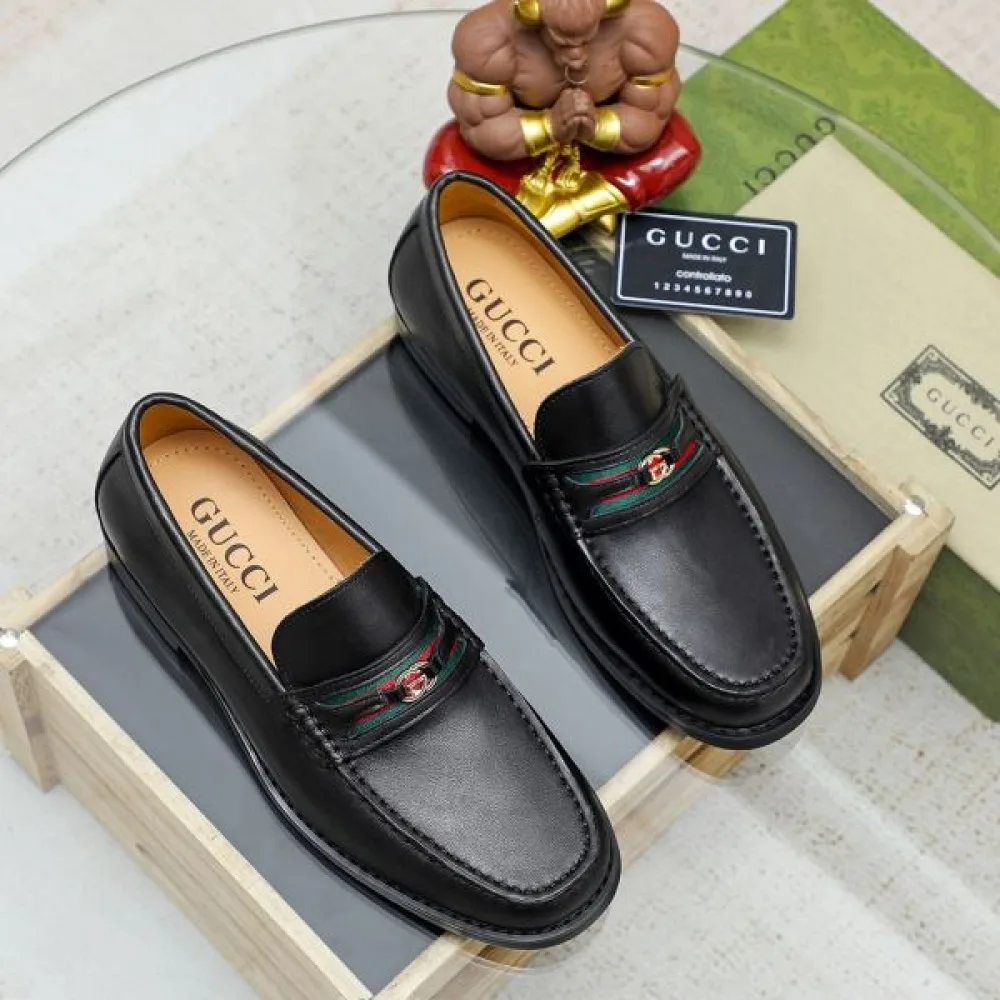 最短1週間 日本未発売 GUCCI グッチ 2026 メンズ用 ビジネスシューズ 商品画像 4