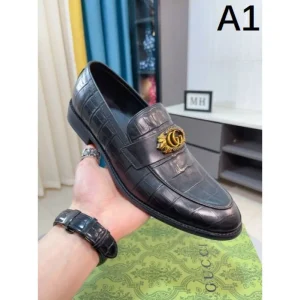 カジュアルで気分爽快 GUCCI グッチ 2026 メンズ用 ビジネスシューズ 商品画像 1
