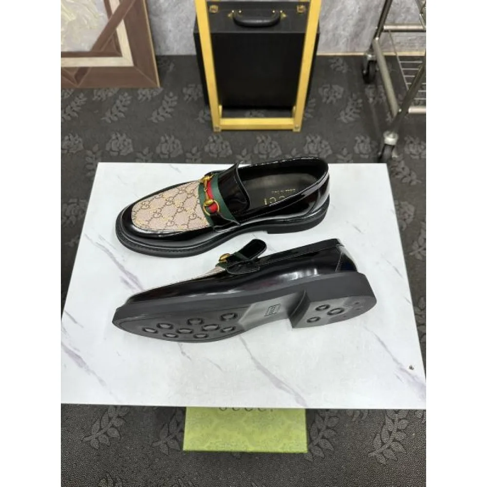 GUCCI グッチ 印象に残るデザイン 2026 メンズ用 ビジネスシューズ 商品画像 6