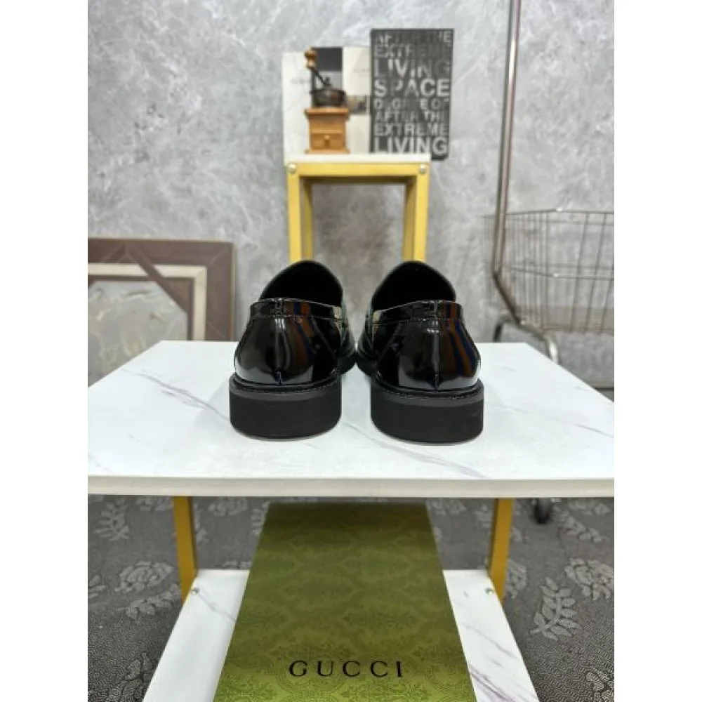 GUCCI グッチ 印象に残るデザイン 2026 メンズ用 ビジネスシューズ 商品画像 9