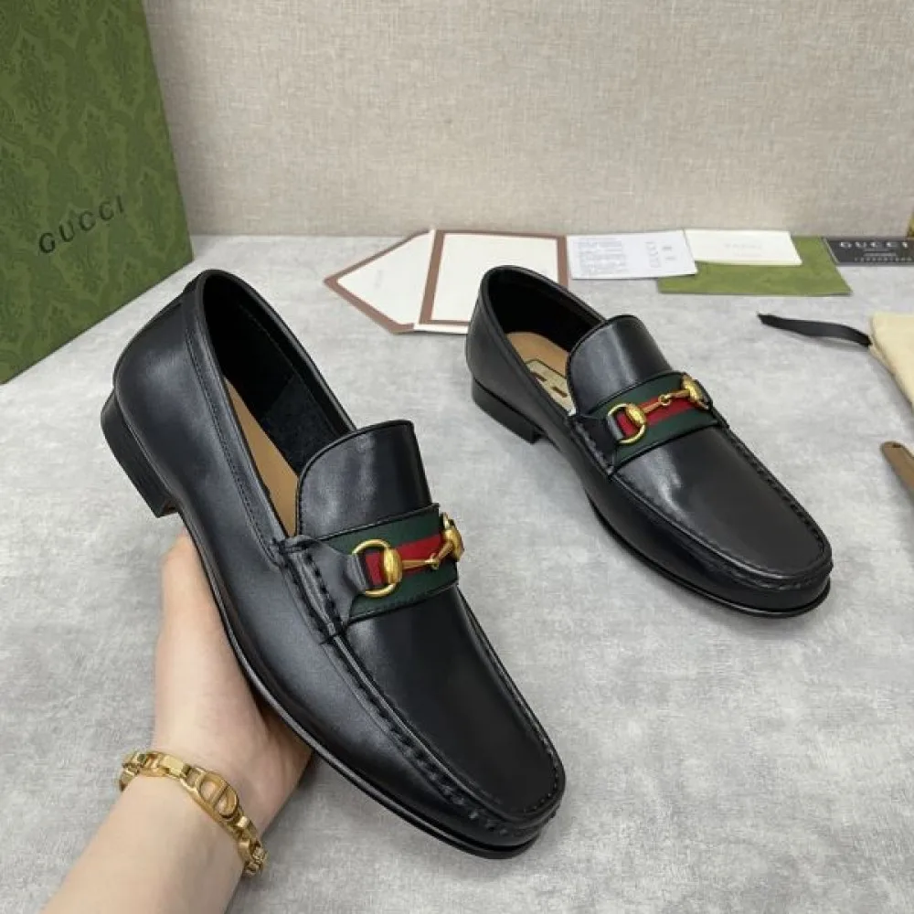 GUCCI グッチ 今年の夏はこれで決まり 2026 メンズ用 ビジネスシューズ 商品画像 4