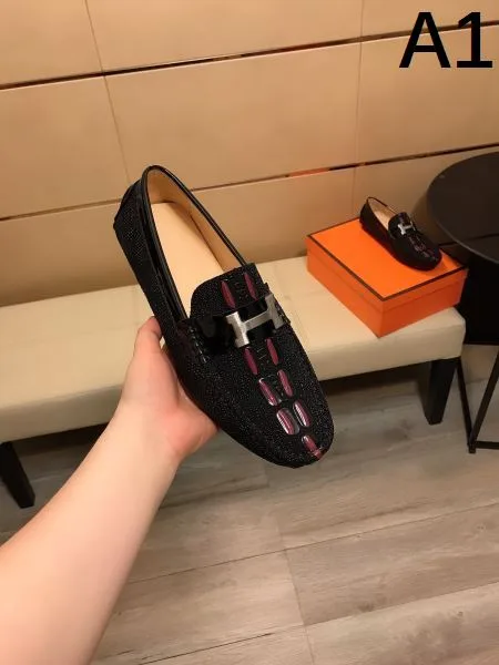 HERMES エルメス きれいめコーデに変身 2026 メンズ用 ビジネスシューズ 商品画像 10