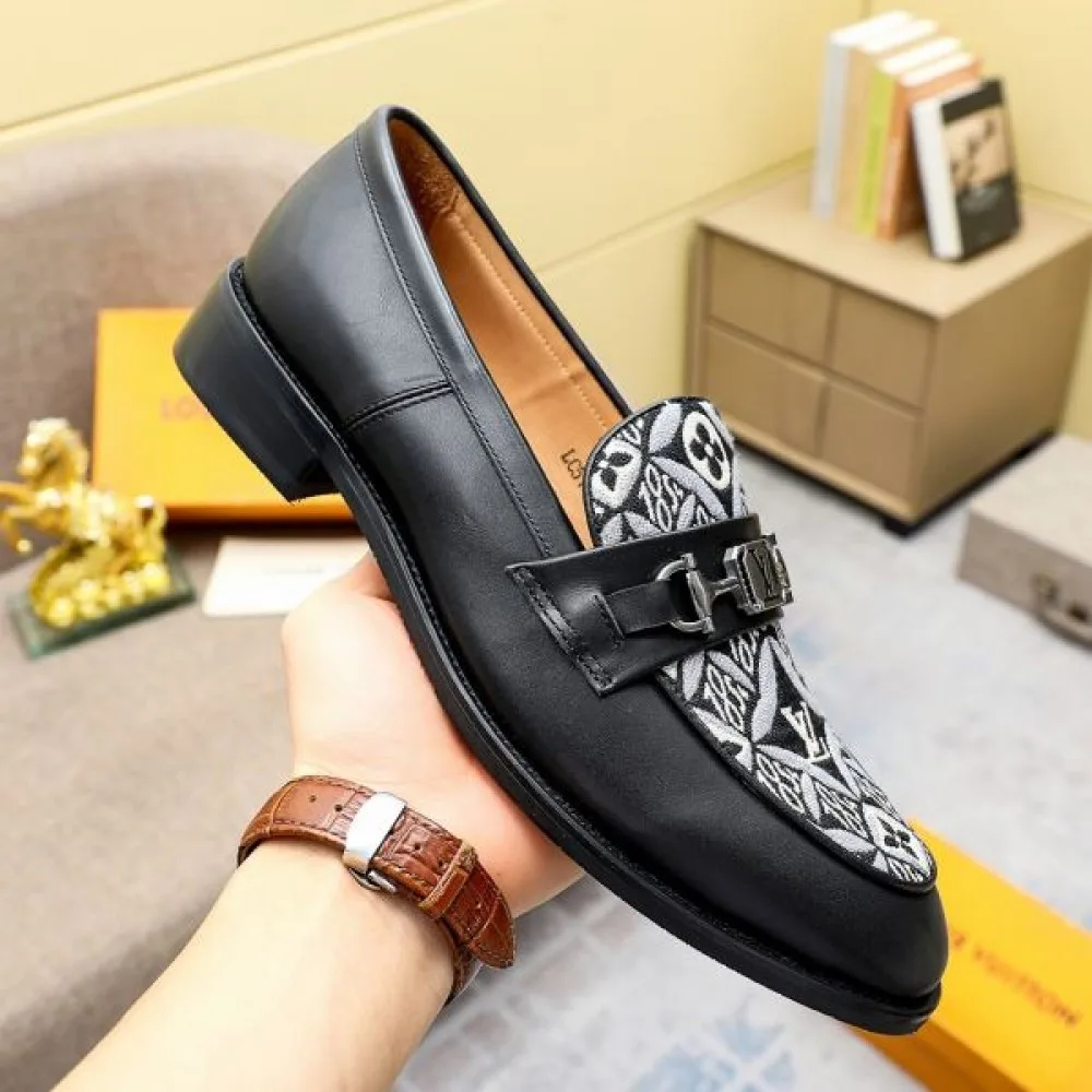 LOUIS VUITTON ルイヴィトン 大人っぽい雰囲気 2026 メンズ用 ビジネスシューズ 商品画像 3