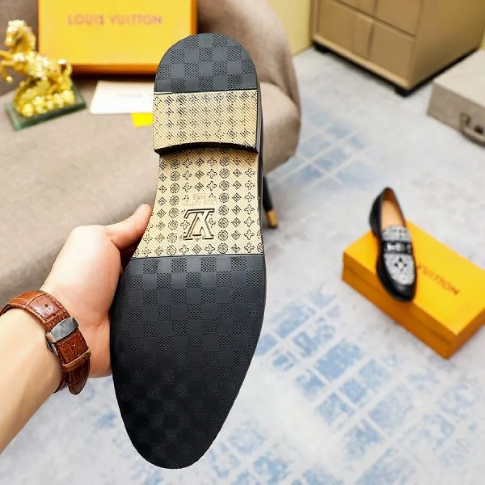 LOUIS VUITTON ルイヴィトン 大人っぽい雰囲気 2026 メンズ用 ビジネスシューズ 商品画像 9