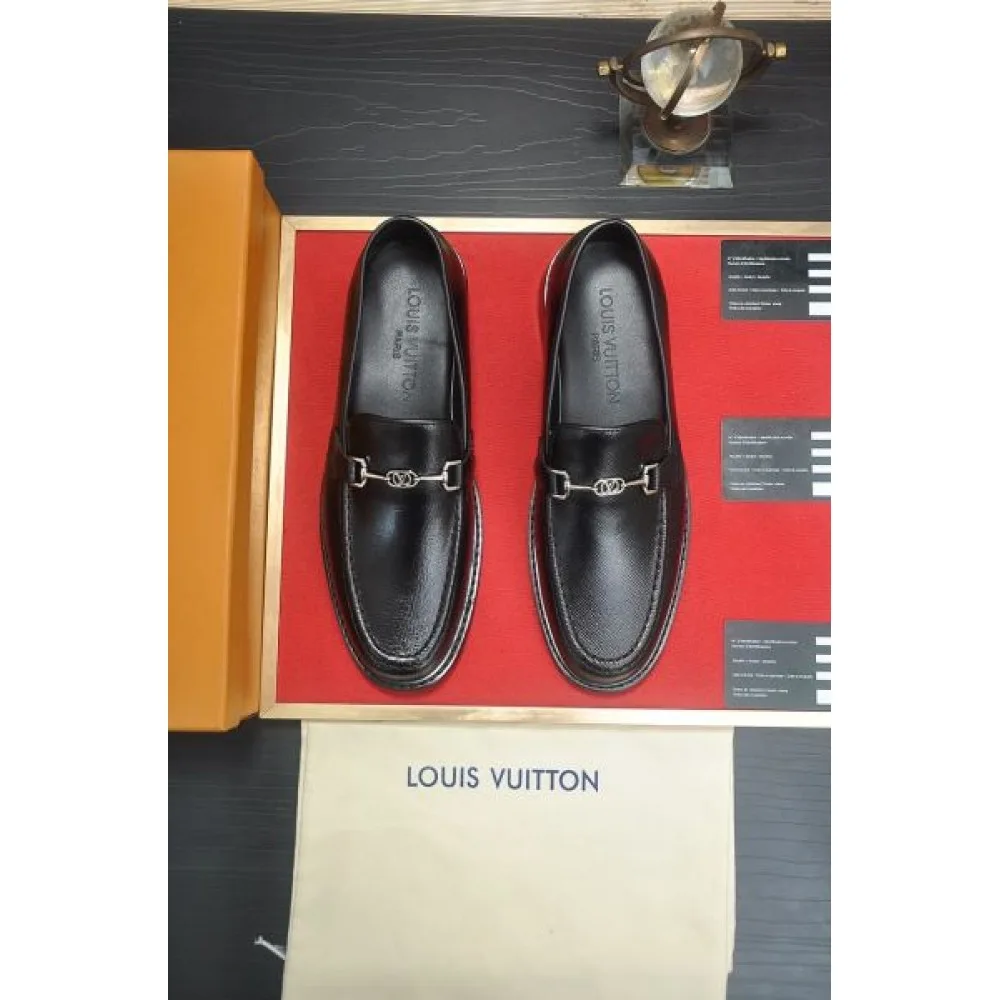 LOUIS VUITTON ルイヴィトン 超人気最新作 2026 メンズ用 ビジネスシューズ 商品画像 1