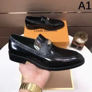 LOUIS VUITTON ルイヴィトン 人気上昇中 2026 メンズ用 ビジネスシューズ 商品画像 1