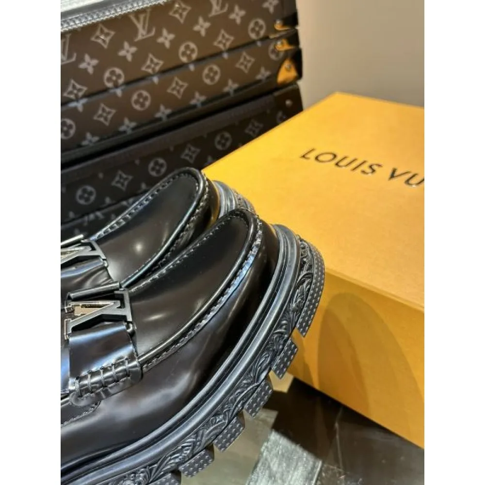 LOUIS VUITTON ルイヴィトン 海外限定新作 2026 メンズ用 ビジネスシューズ 商品画像 8