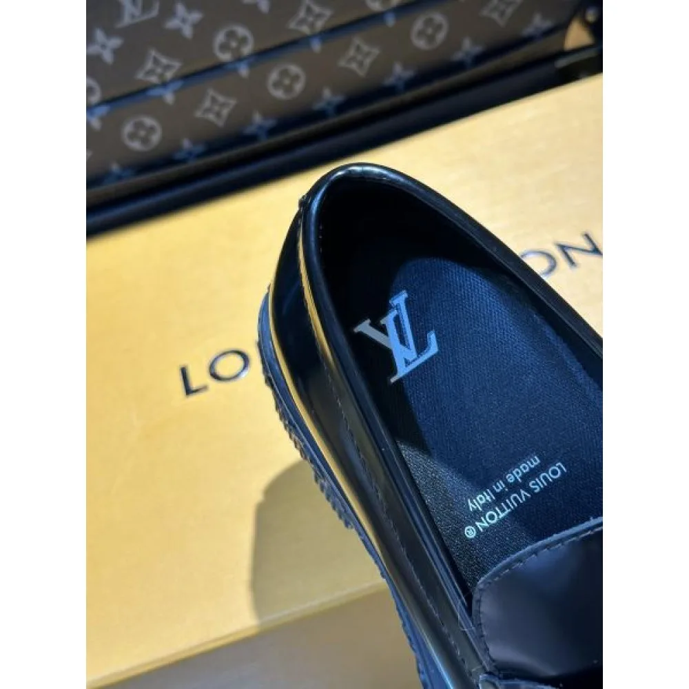 LOUIS VUITTON ルイヴィトン 海外限定新作 2026 メンズ用 ビジネスシューズ 商品画像 9