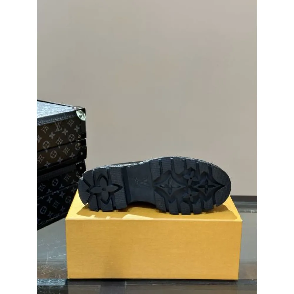 LOUIS VUITTON ルイヴィトン 海外限定新作 2026 メンズ用 ビジネスシューズ 商品画像 10