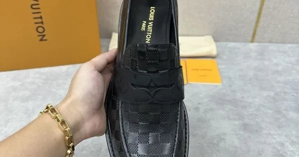 LOUIS VUITTON ルイヴィトン 今年は先取り 2026 メンズ用 ビジネスシューズ 商品画像 11