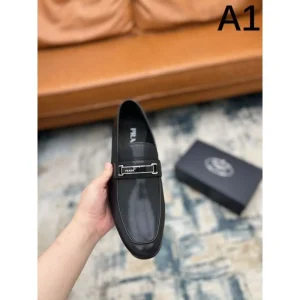 PRADA プラダ 引き続き人気のアイテム 2026 メンズ用 ビジネスシューズ 商品画像 1
