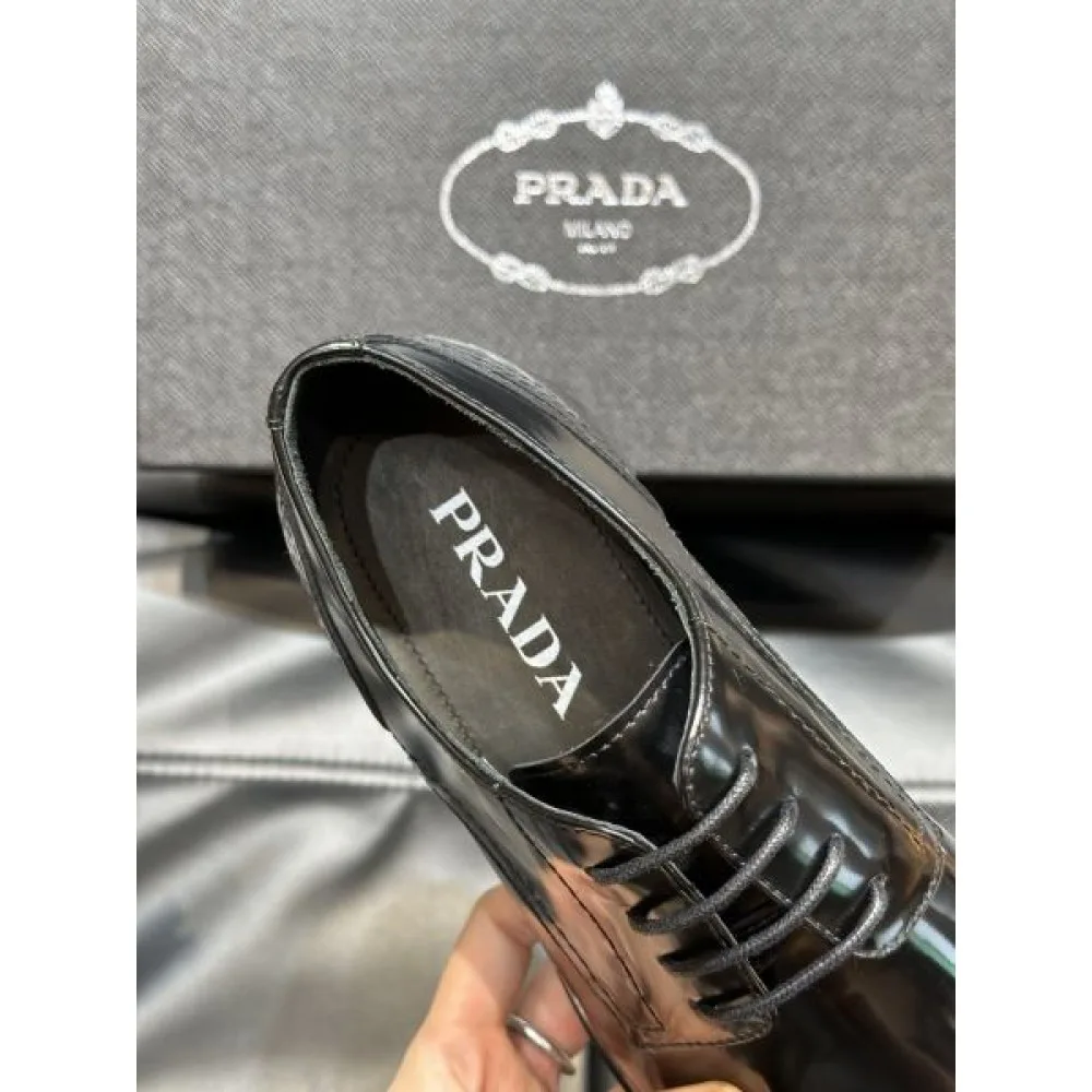 PRADA プラダ 遊び心が溢れるアイテム 2026 メンズ用 ビジネスシューズ 商品画像 7