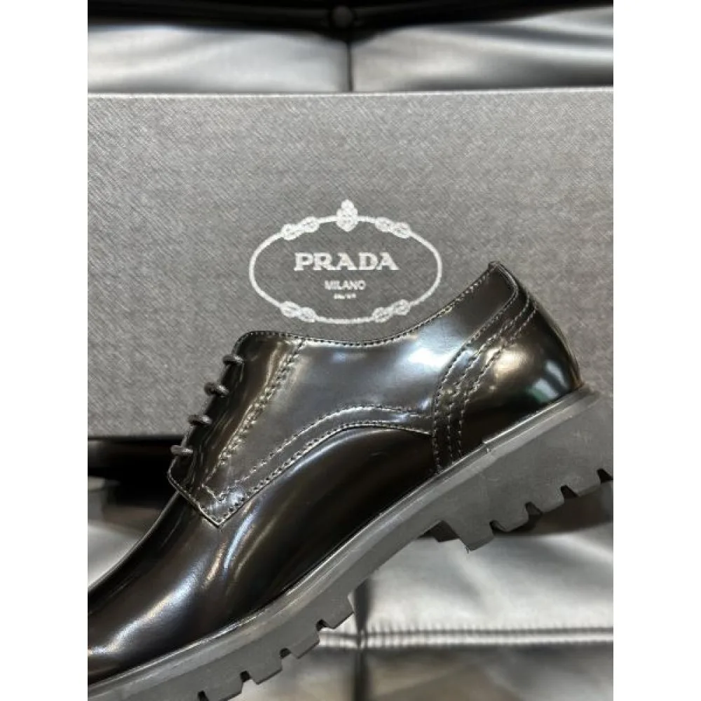 PRADA プラダ 遊び心が溢れるアイテム 2026 メンズ用 ビジネスシューズ 商品画像 8