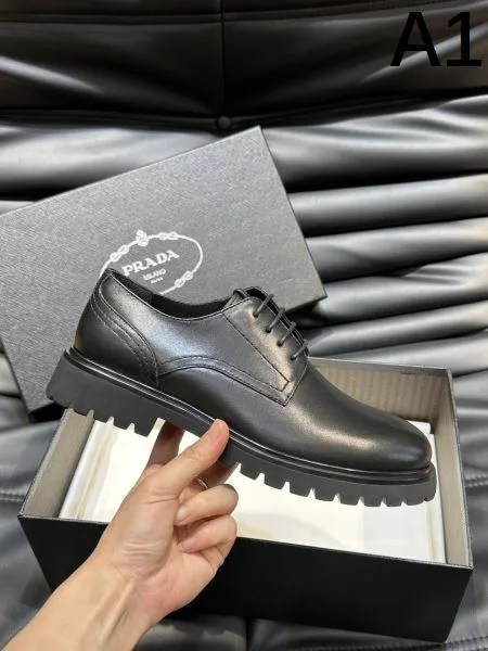 PRADA プラダ 遊び心が溢れるアイテム 2026 メンズ用 ビジネスシューズ 商品画像 10