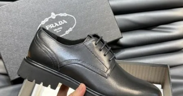 PRADA プラダ 遊び心が溢れるアイテム 2026 メンズ用 ビジネスシューズ 商品画像 11
